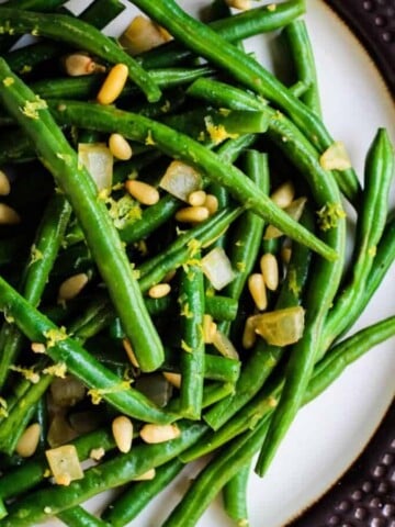 vegan green beans with pine nuts