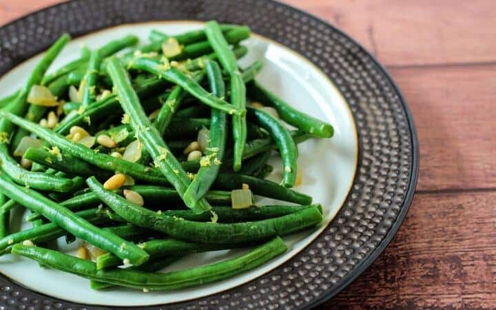 vegan green beans on plate