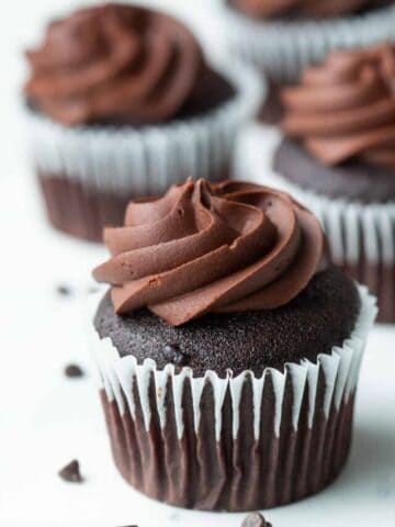 cropped-chocolate-cupcakes-3.jpg