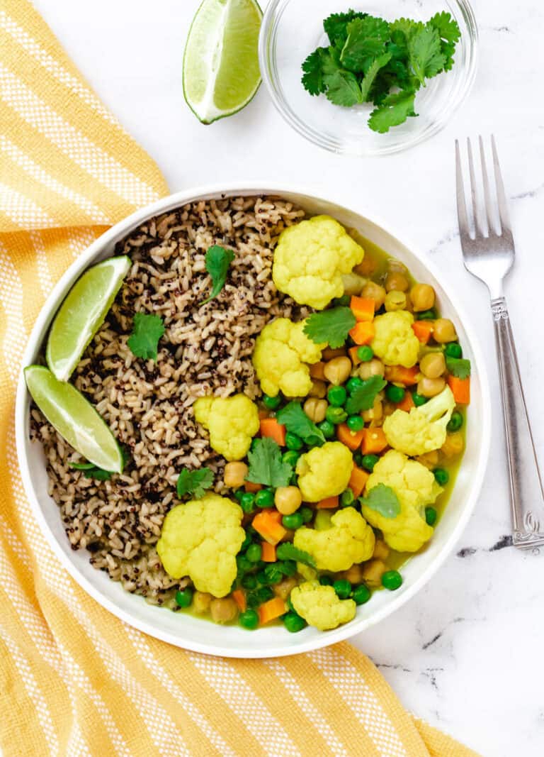 Vegan Cauliflower Curry with Chickpeas - Keeping the Peas