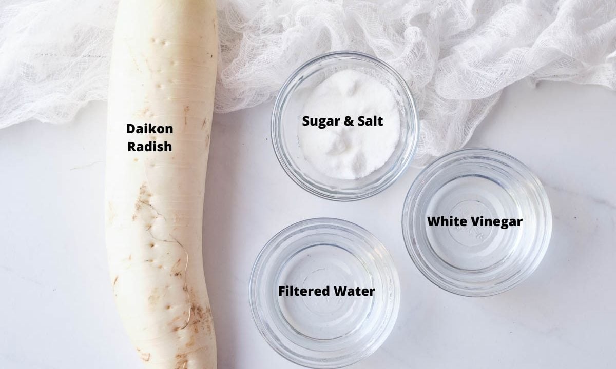 Daikon radish, sugar and salt, filtered water, white vinegar.