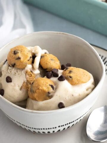 Cookie dough nice cream in bowl.