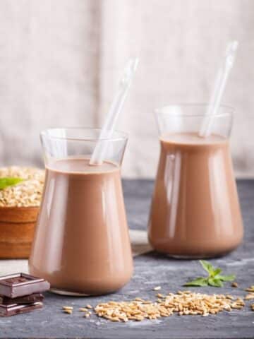 cropped-chocolate-oat-milk-1.jpg
