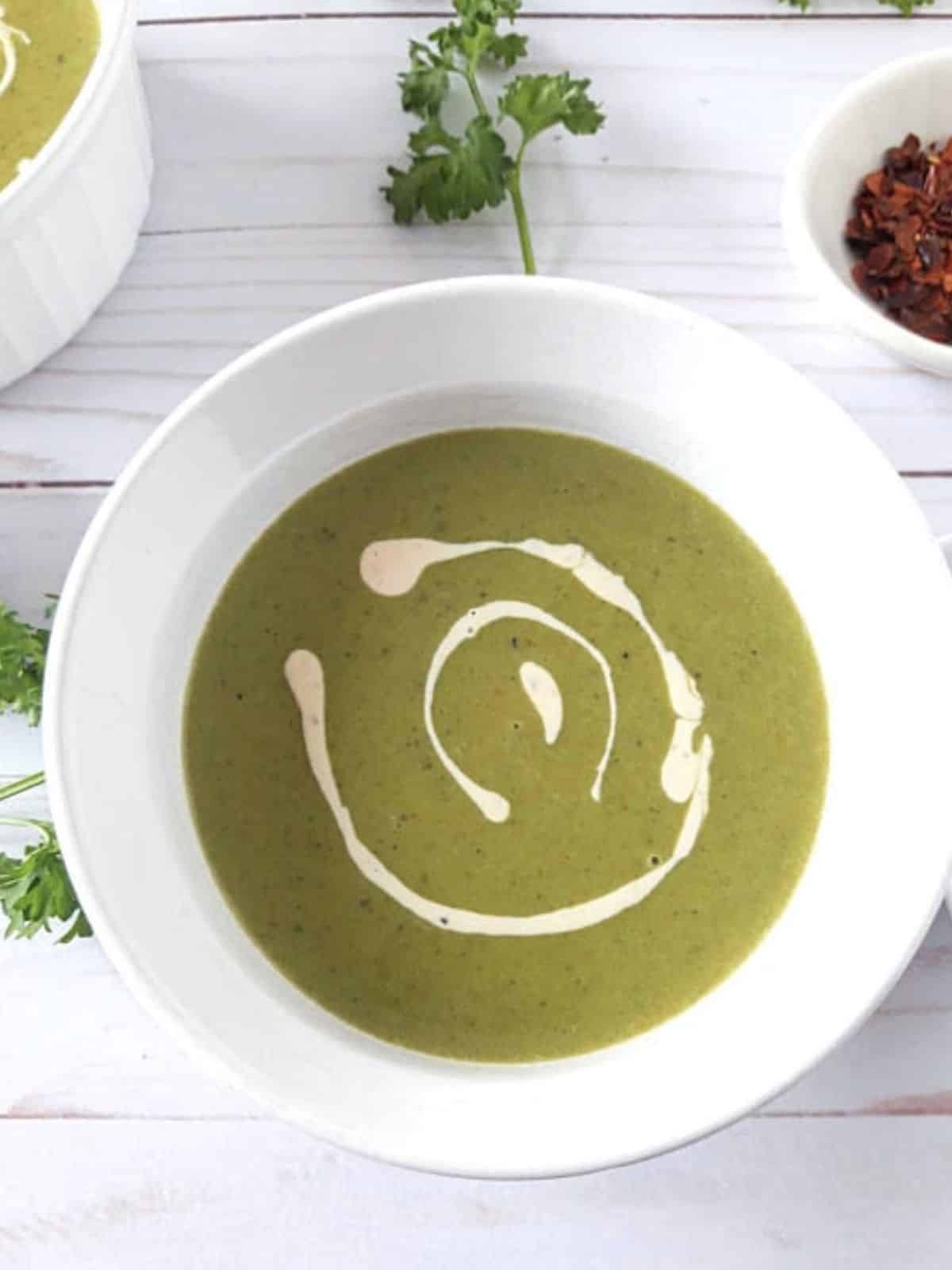 Pow of pea and mint soup.