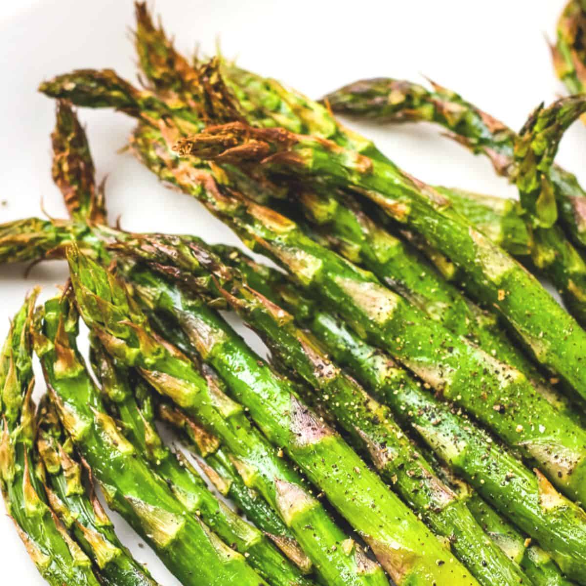 Crispy air fryer asparagus stalks.