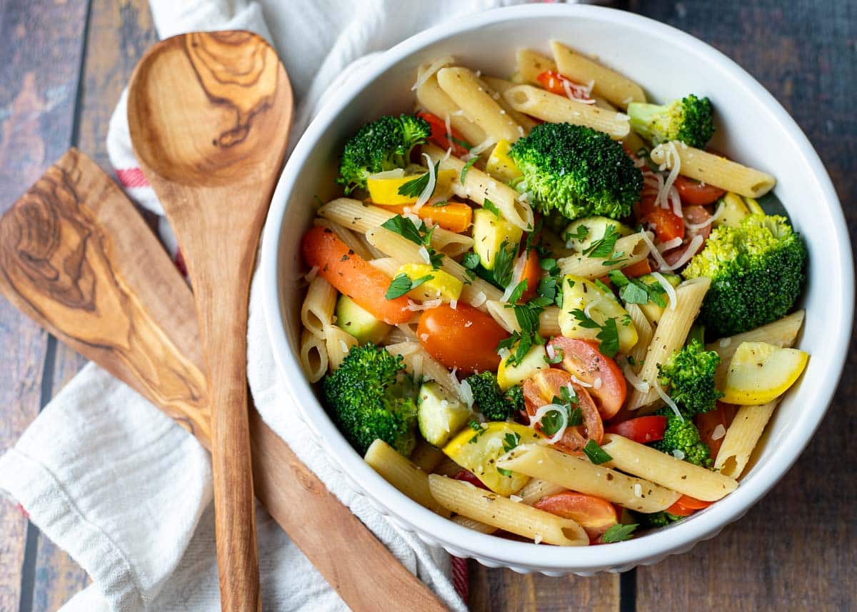 Pasta primavera in serving bowl.